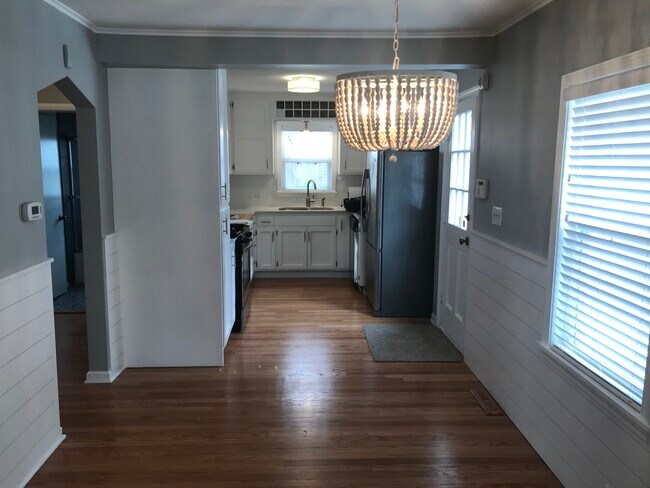 Photo - 5214 Cedar St