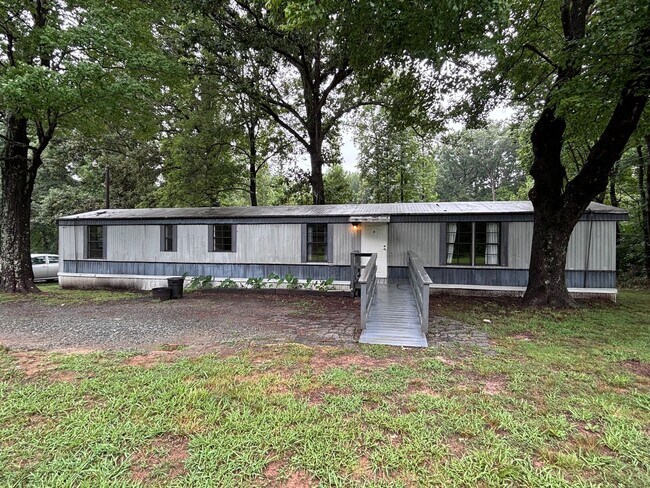 Building Photo - 2 Bedroom Mobile Home in Pleasant Garden!