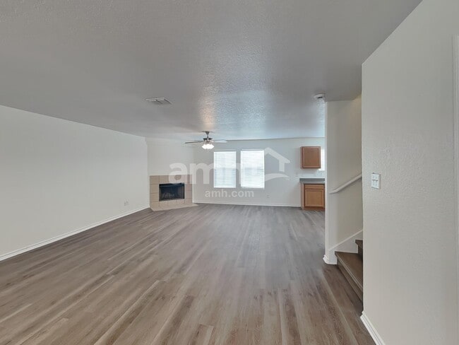 Photo - 629 Northhill Cir