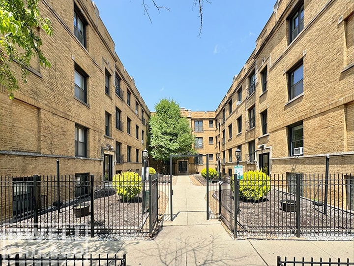 Photo - 727 W Roscoe St Unidad 2