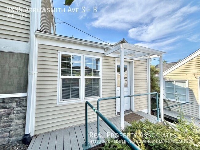 Building Photo - 9835 Arrowsmith Ave S Unit B