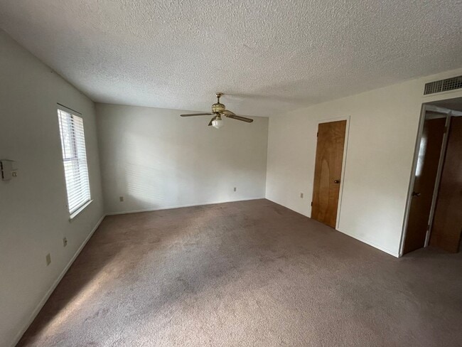 Photo - Sunset Heights, Near I-30 and Hulen Street 76107 Unidad A