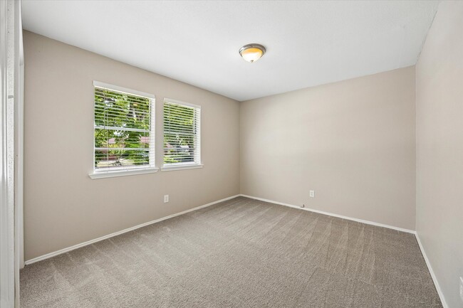 Building Photo - 15110 Buxley St