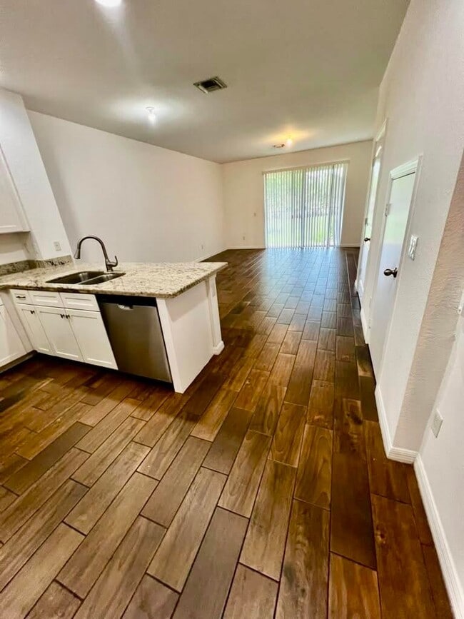 Photo - 1129 Vermilion Dr