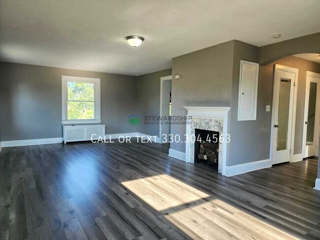 Building Photo - 12990 Lincoln Way W Unit 3 Rental