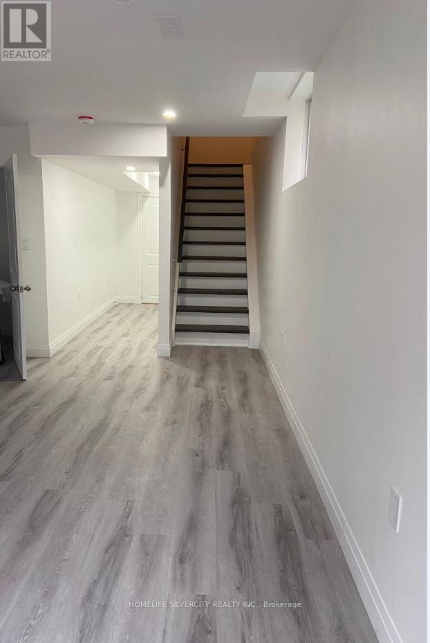 Photo - 194 Eaglecrest St