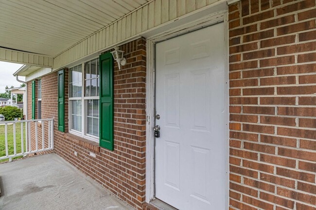 Photo - *Cute 3 BR 2 BA Home in Goldsboro* Minutes from SJAFB