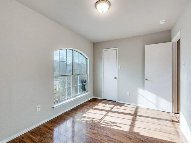 Photo - 1012 Andrew St