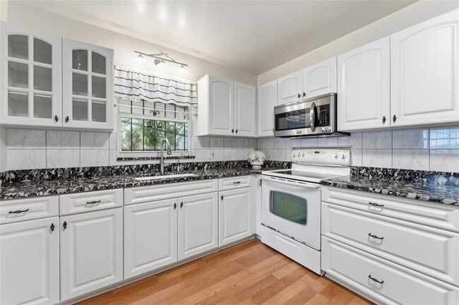 Photo - 2711 W Heiter St