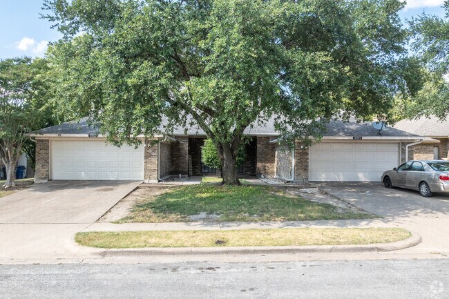 Entrances - Garden Terrace I Duplexes
