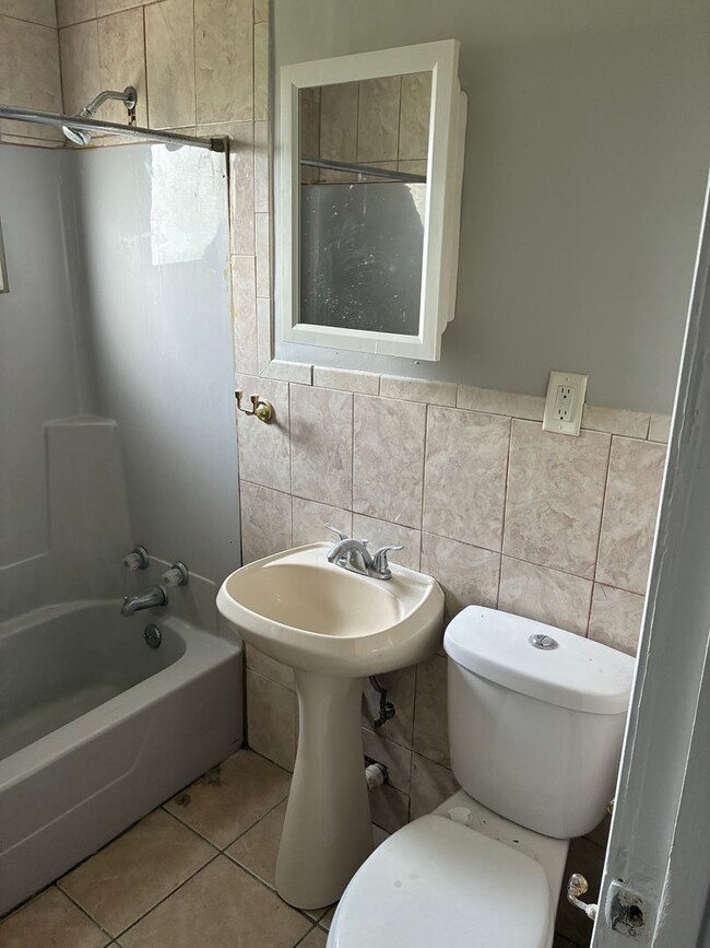 Photo - 3 Bedroom Home with Fenced Backyard