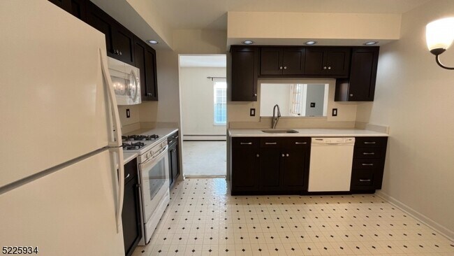 Photo - 8 Sentinel Ct