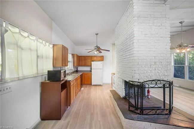 Photo - 701 Locust Pl Unit Locust