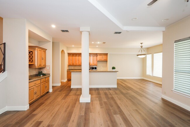 Photo - 7205 Lake Victoria Rd Unit 7205