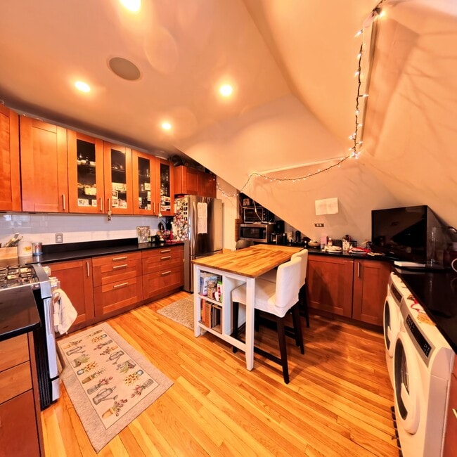 Photo - 185 Davis Ave