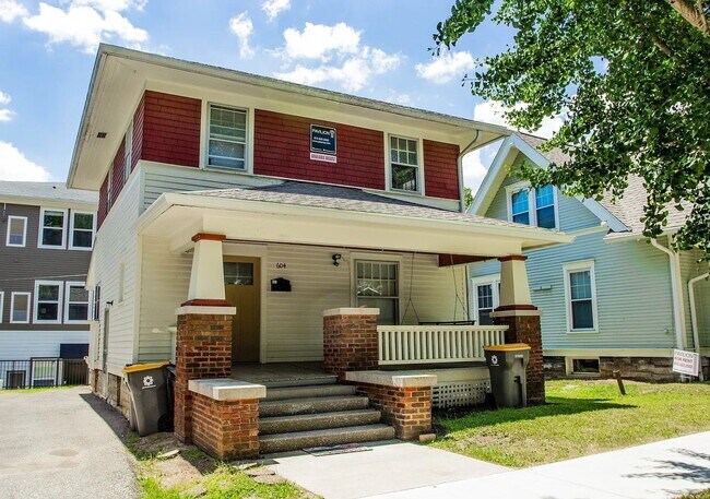 Photo - 5 Bedroom - Close to campus!