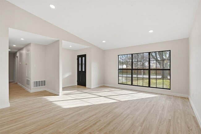 Photo - 3514 Brookhurst Ln