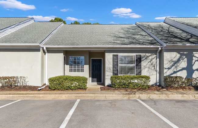 Building Photo - 2 Bed 2 Bath