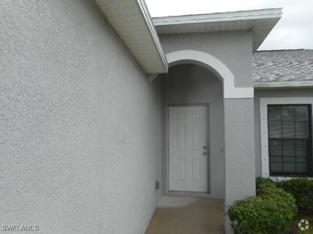 Building Photo - 3912 SW 15th Pl Rental