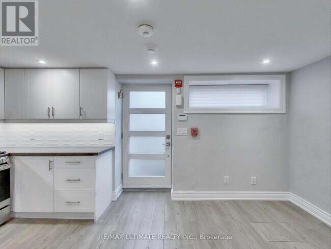 Photo - 115 Wallace Ave Unit 3