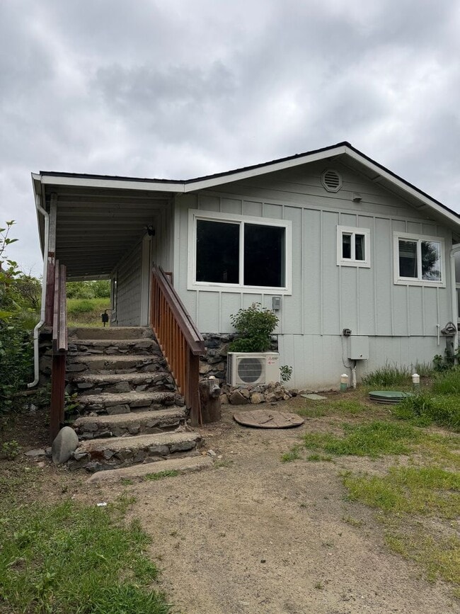 Building Photo - LANM5th Unit LANM629