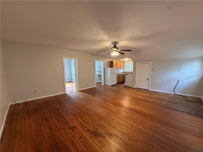 Photo - 450 Williams St
