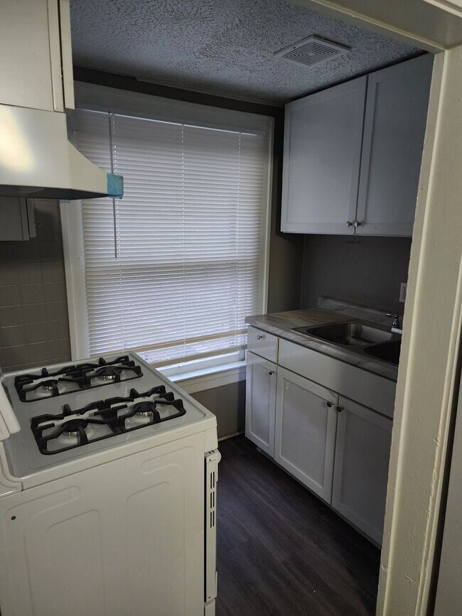 Newly updated duplex Townhome Townhome Rental in Logansport IN