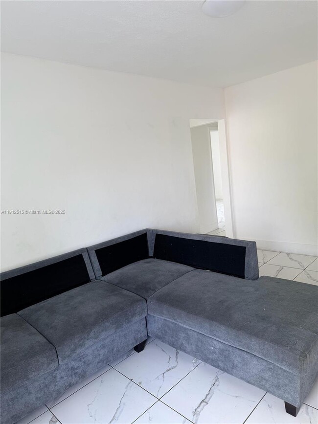 Photo - 1652 Madison St Unit 5