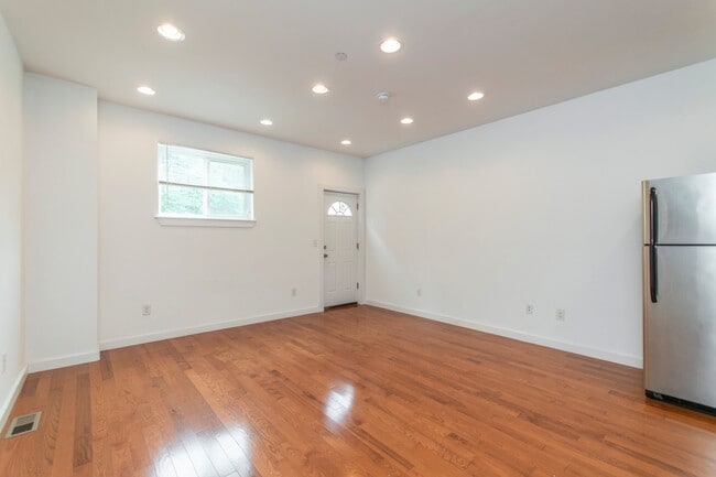 Photo - 1632 N Sydenham St Unit A