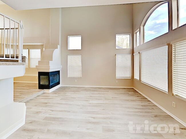 Photo - 6667 Whistling Swan Way