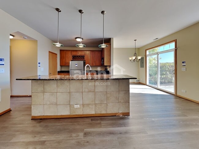 Photo - 1979 Cobblestone Dr