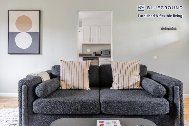 Photo - 317 Hawthorne Ave Unidad FL2-ID2009