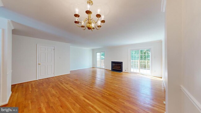 Photo - 5739 Oakshore Ct