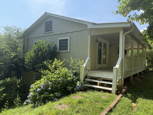 Photo - 1860 Crescent Dr