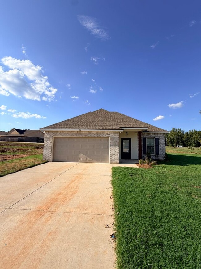 302 Babineaux Ln