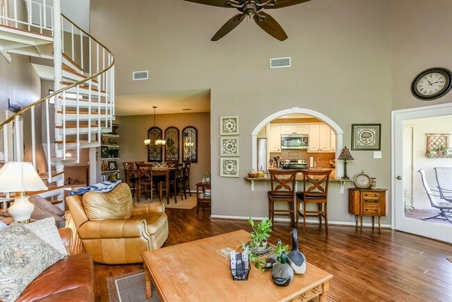 Photo - 4144 Greystone Way Unit 306