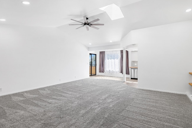 Photo - 355 Elm St N Unidad 6