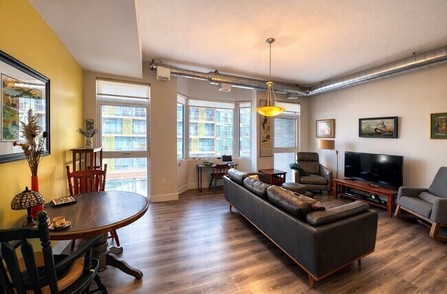 Building Photo - 253 Albert St Unit 305-253 Albert