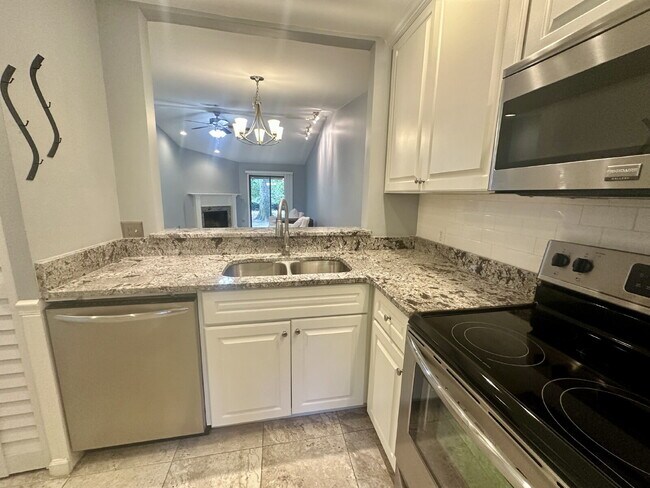 96 Mathews Dr Unit 157