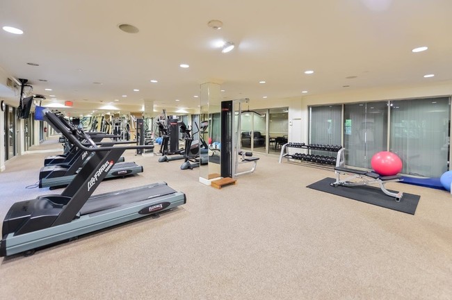 The Horizons at Franklin Lakes Apartment Homes