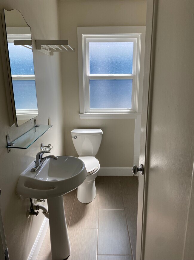 Photo - 293 Mather St Unidad A