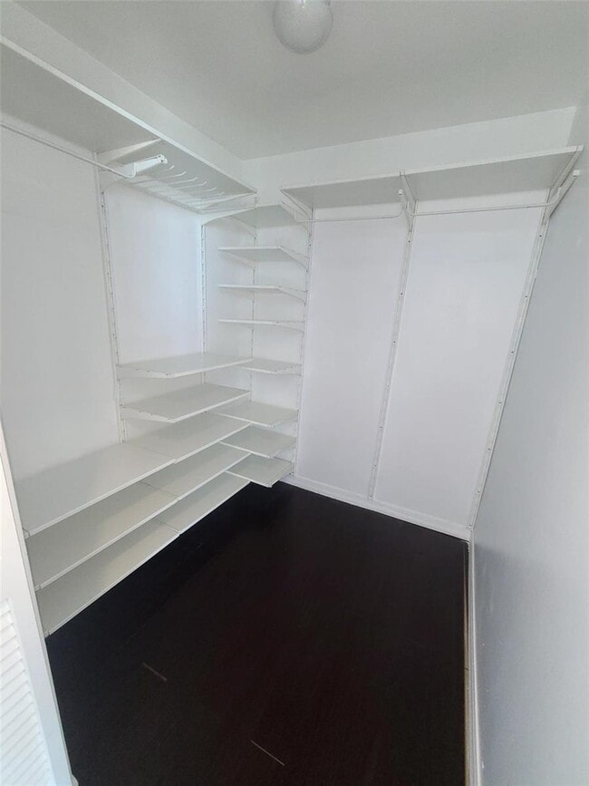 Photo - 951 Brickell Ave Unidad 3710