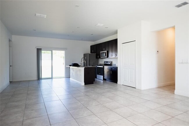 Photo - 422 Marion Oaks Course