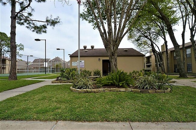 3300 Pebblebrook Dr Unidad 57