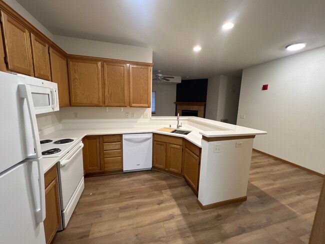 Photo - Large 2 Bedroom, 2 Bath apartment with 2 c... Unit 3330 Leopold - Apt B