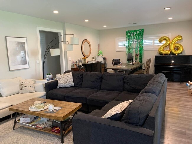 Photo - 835 N Raymond Ave