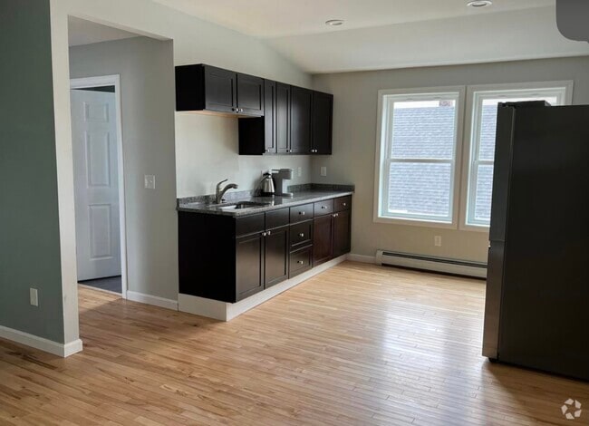 Building Photo - 48 Spring St Unit 23 Rental