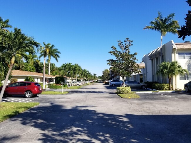 Photo - 638 Snug Harbor Dr Unit E4