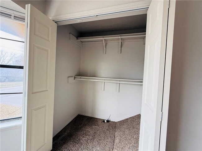 Photo - 1701 S West End St