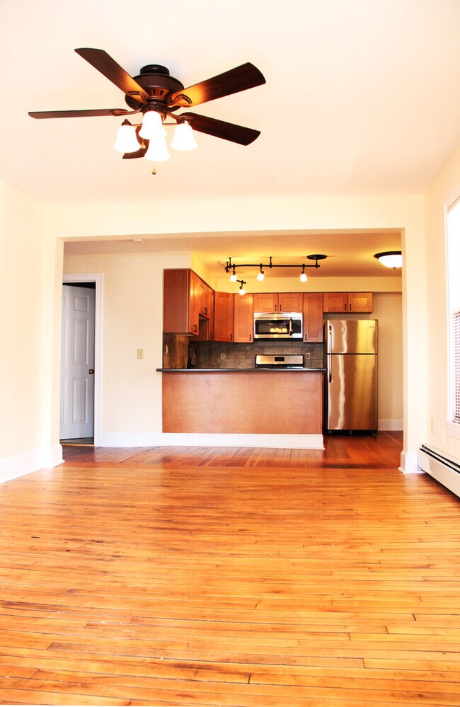 Building Photo - 48 N Champlain St Unit APT 1